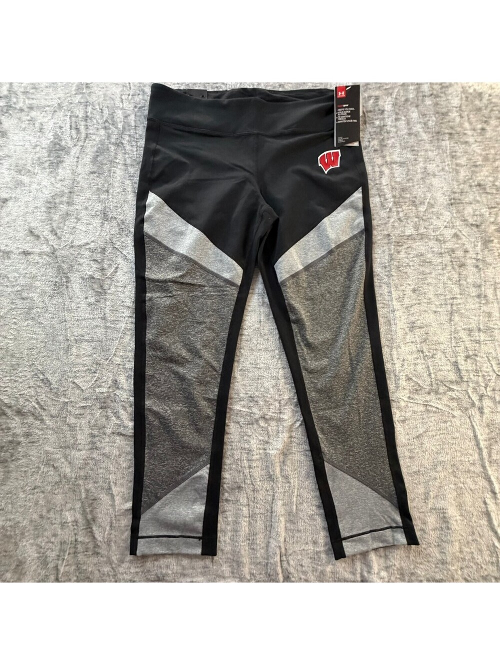 Wisconsin Badgers Under Armour Heatgear Cropped Leggings Size Large NCAA